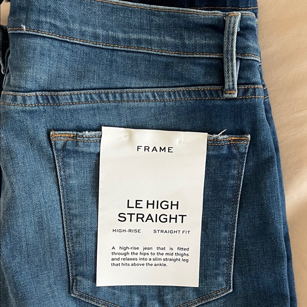 Frame Denim Le High Straight Women's Blue High-Rise Jeans hits above ankle